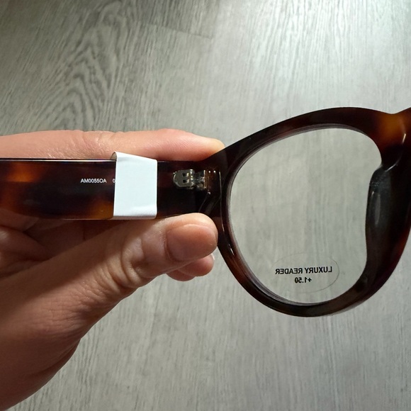 Alexander McQueen Brown Tortoise Reader - Picture 6 of 7